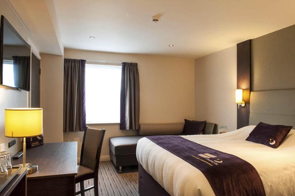Premier Inn Glasgow East Kilbride - Peel Park ห้อง รูปภาพ