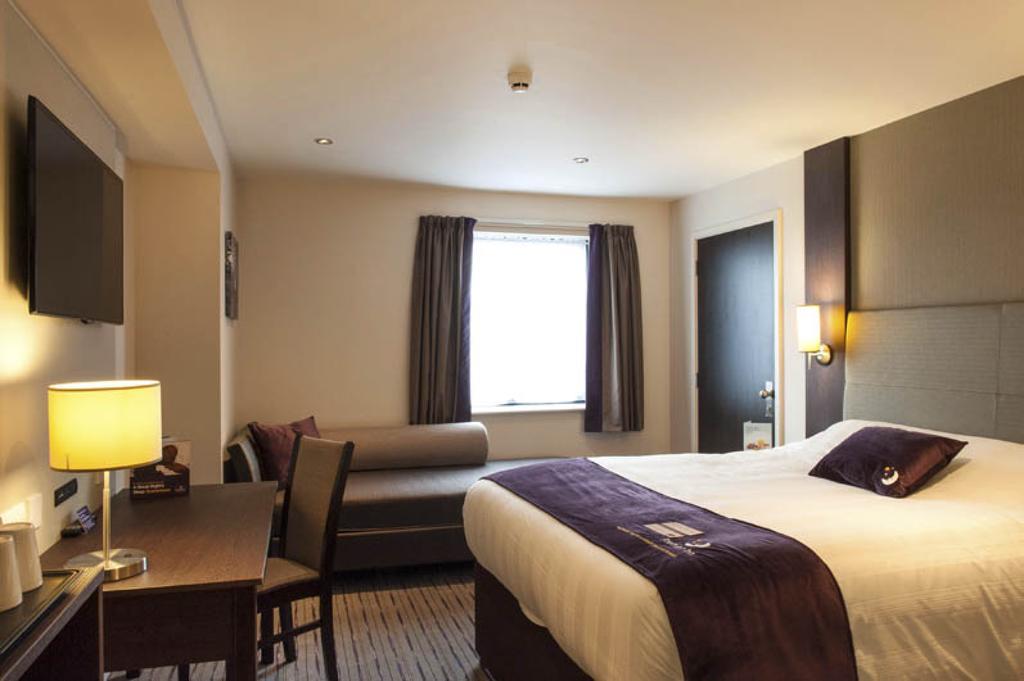 Premier Inn Glasgow East Kilbride - Peel Park ห้อง รูปภาพ