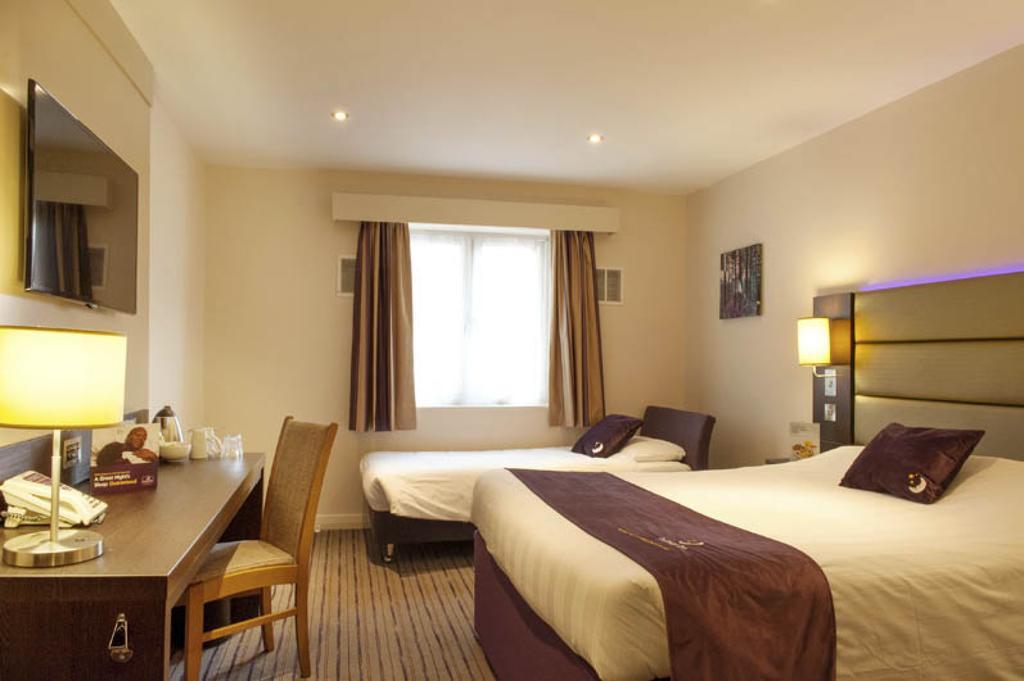 Premier Inn Glasgow East Kilbride - Peel Park ห้อง รูปภาพ