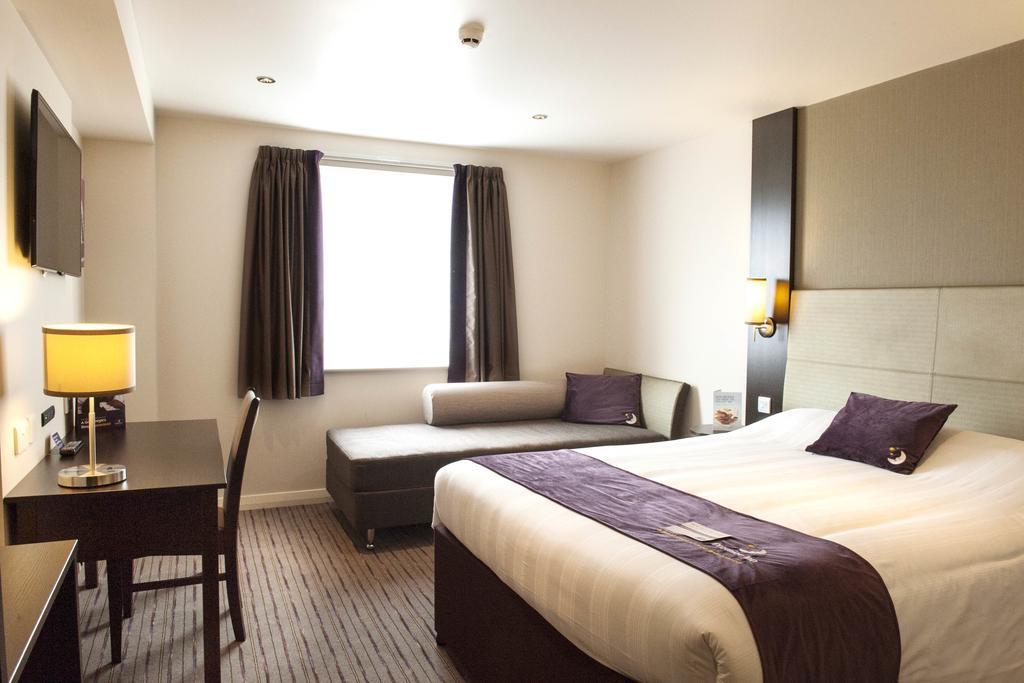 Premier Inn Glasgow East Kilbride - Peel Park ห้อง รูปภาพ