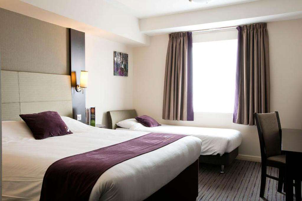 Premier Inn Glasgow East Kilbride - Peel Park ห้อง รูปภาพ