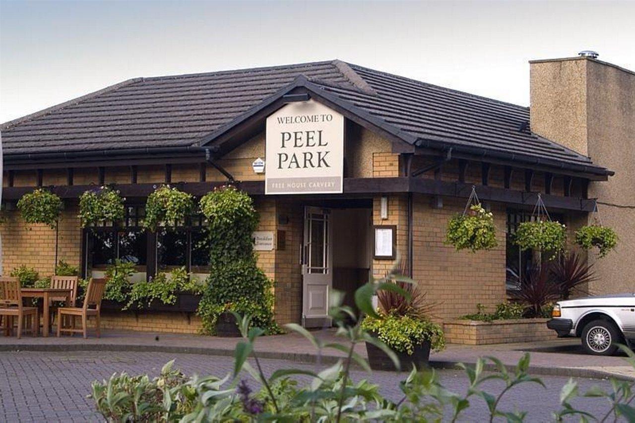 Premier Inn Glasgow East Kilbride - Peel Park ภายนอก รูปภาพ